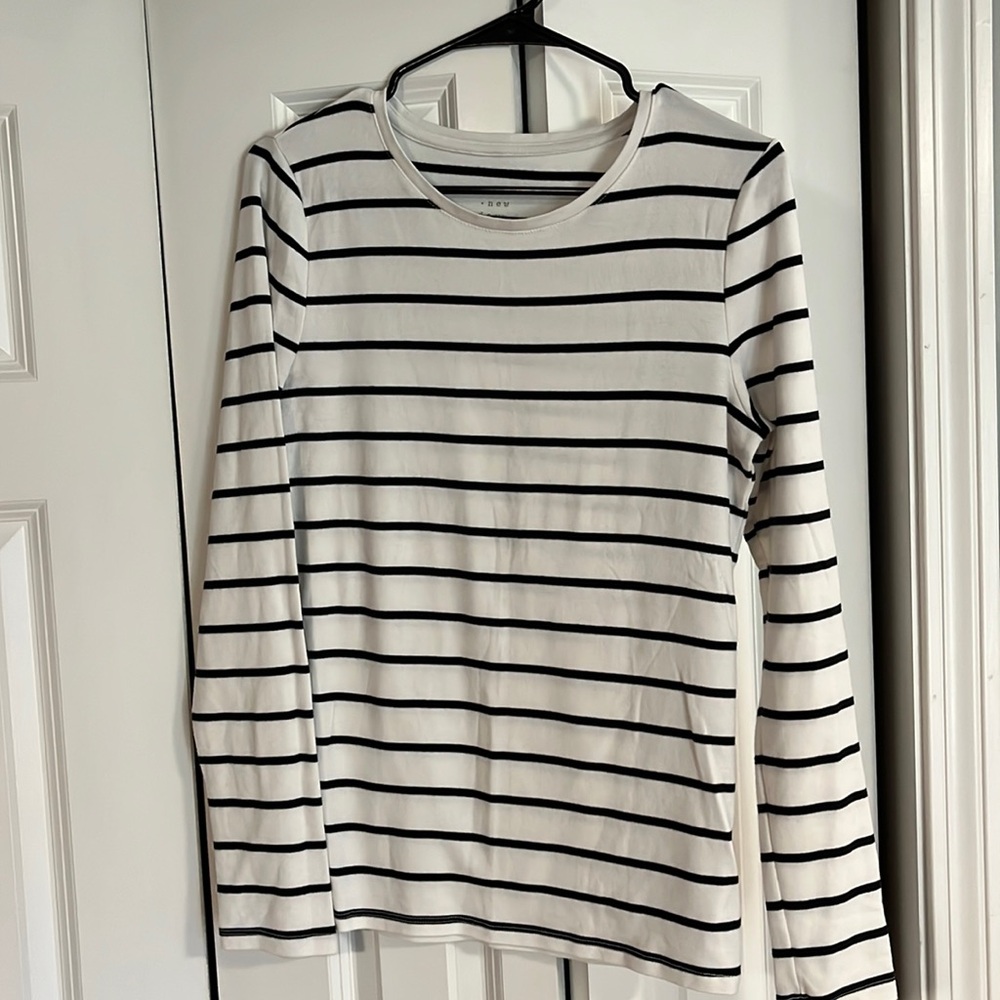 Long-Sleeve Stretchy Cotton Black and White Striped Shirt